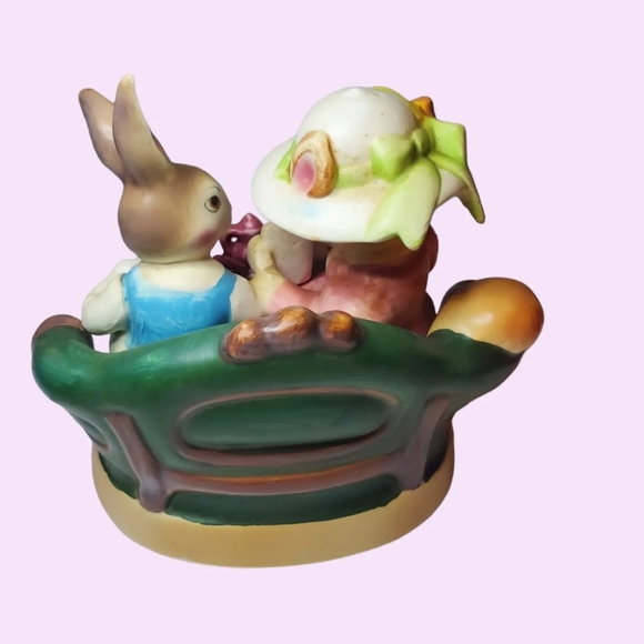 Vintage Avon precious moments collection figurine - Picture 3 of 5